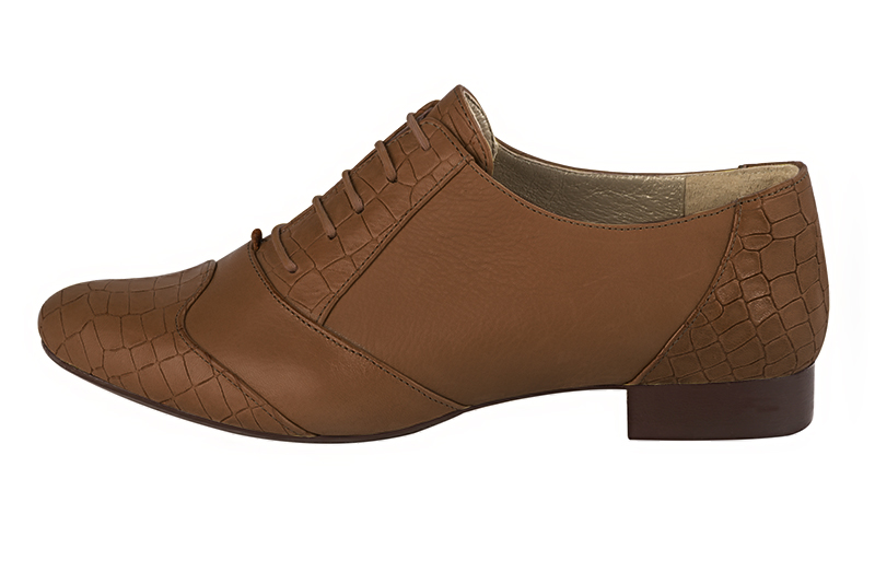 Caramel brown women's fashion lace-up shoes. Round toe. Flat leather soles. Profile view - Florence KOOIJMAN